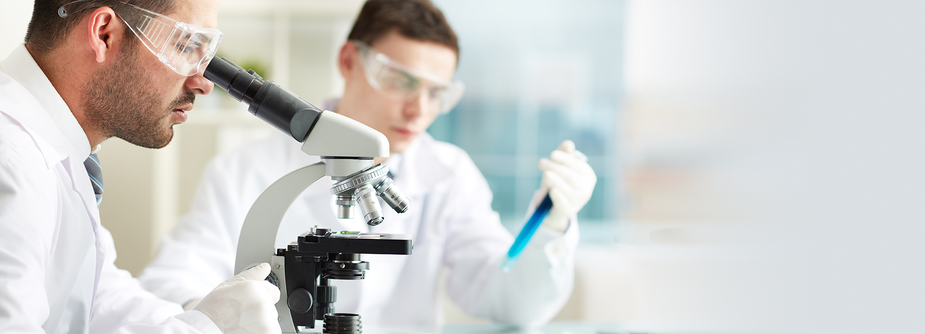 Transplantation testing by Eurofins Clinical Diagnostics Cover image two men working in a lab