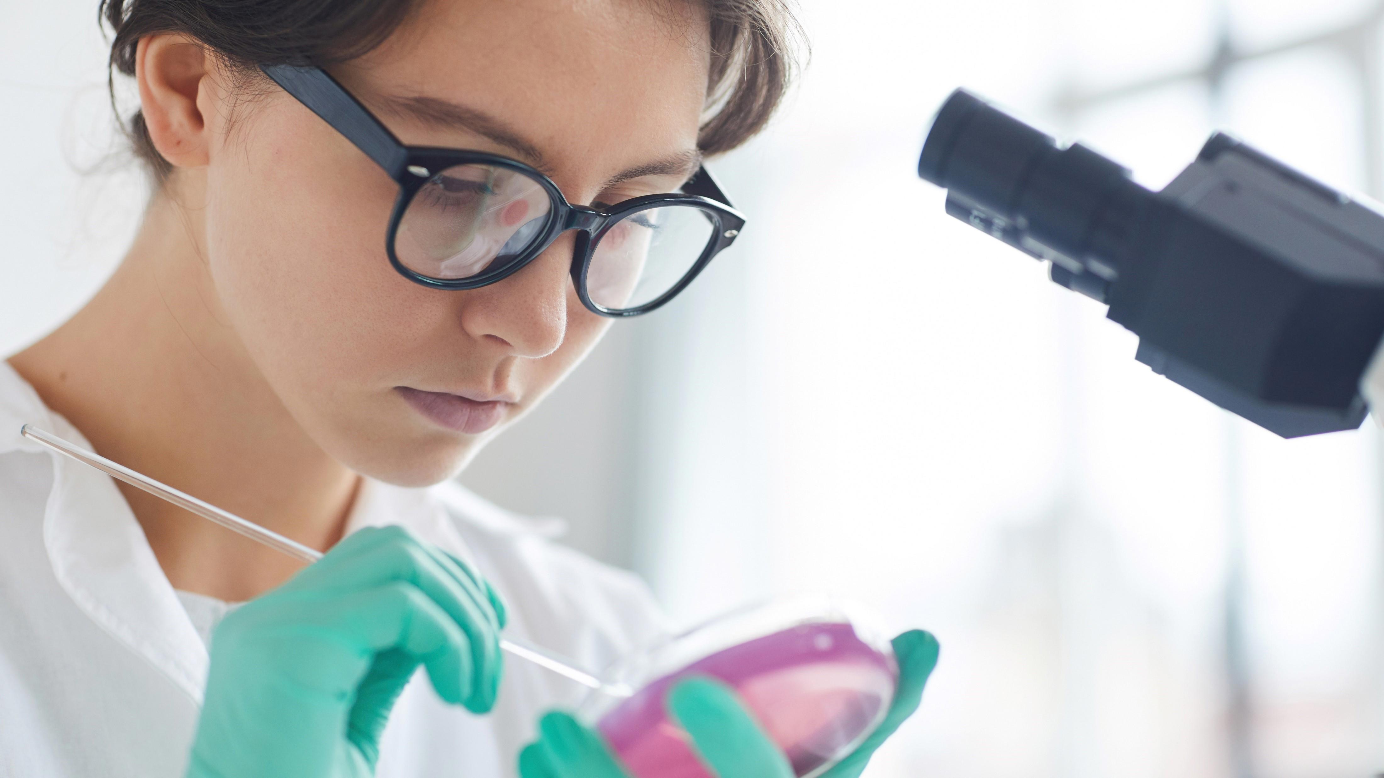 portrait-of-a-young-woman-working-in-laboratory_cropped-169_compressed