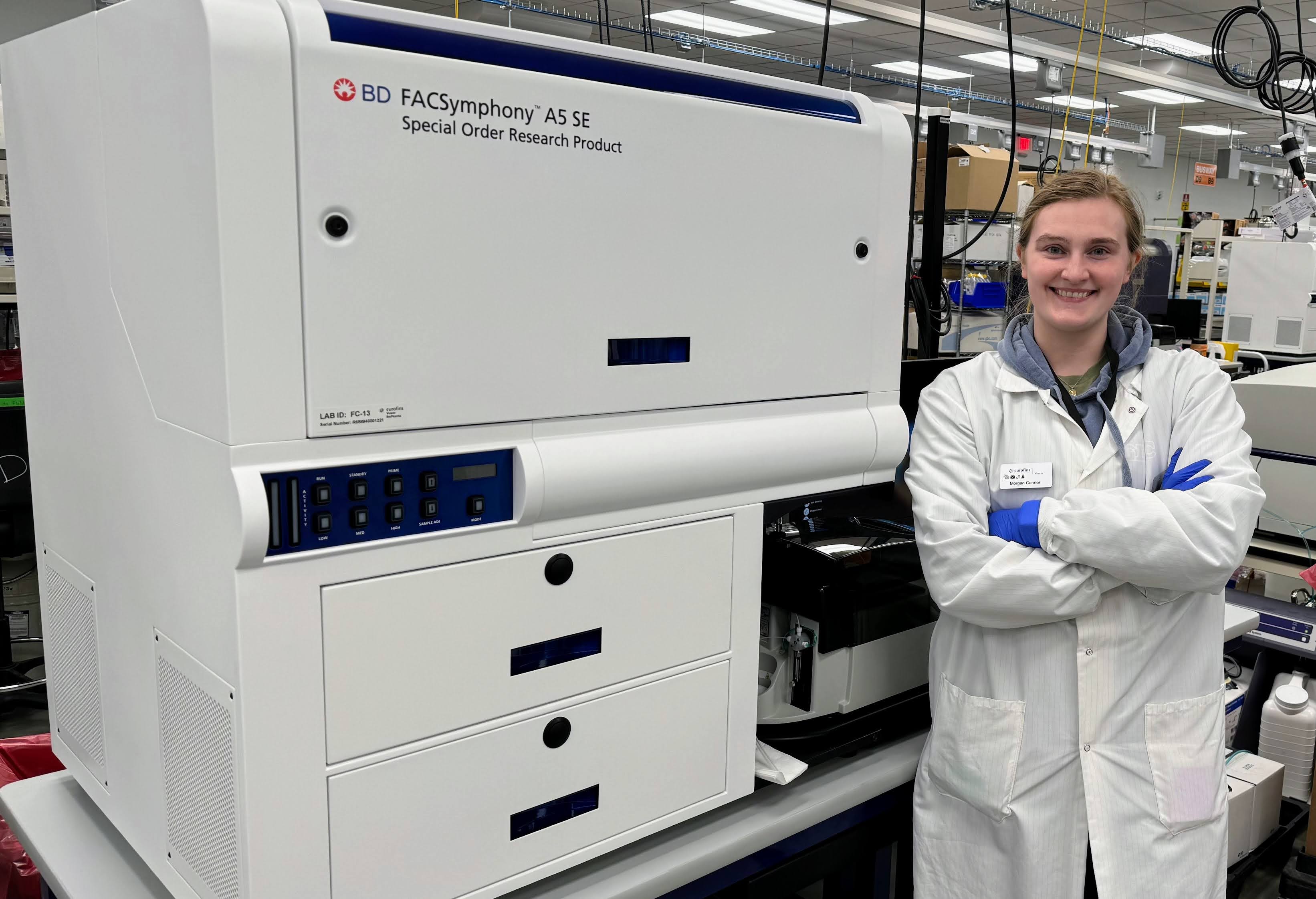 scientist-with-spectral-flow-instrument
