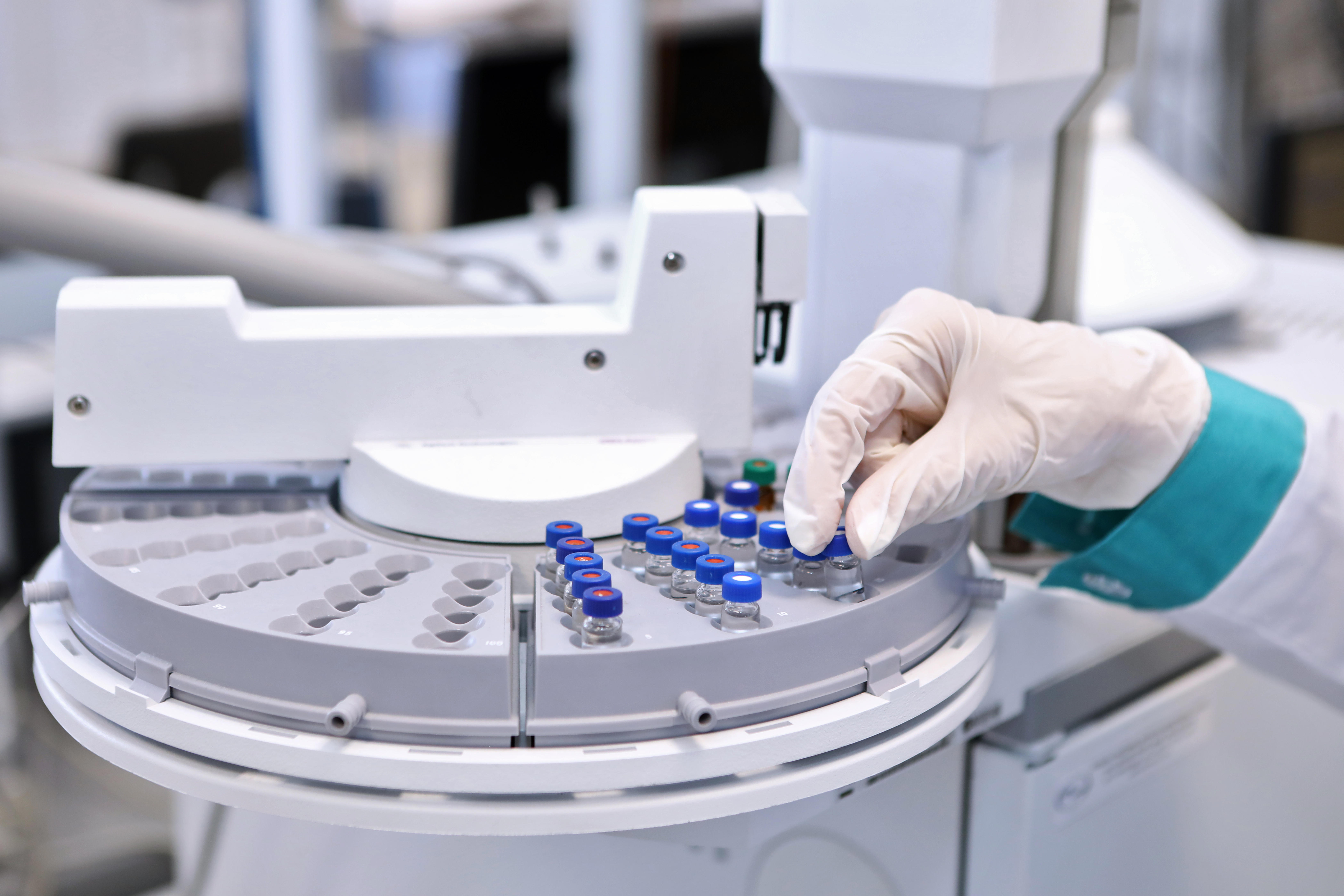 bio_analytical_adobestock_336486762