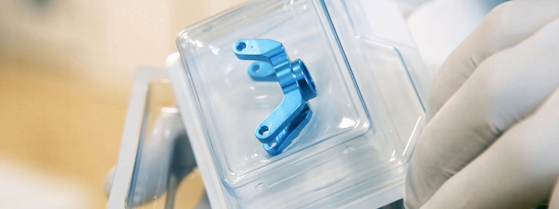 Blister packaging of sensitive medical devices using 3D pack solutions.