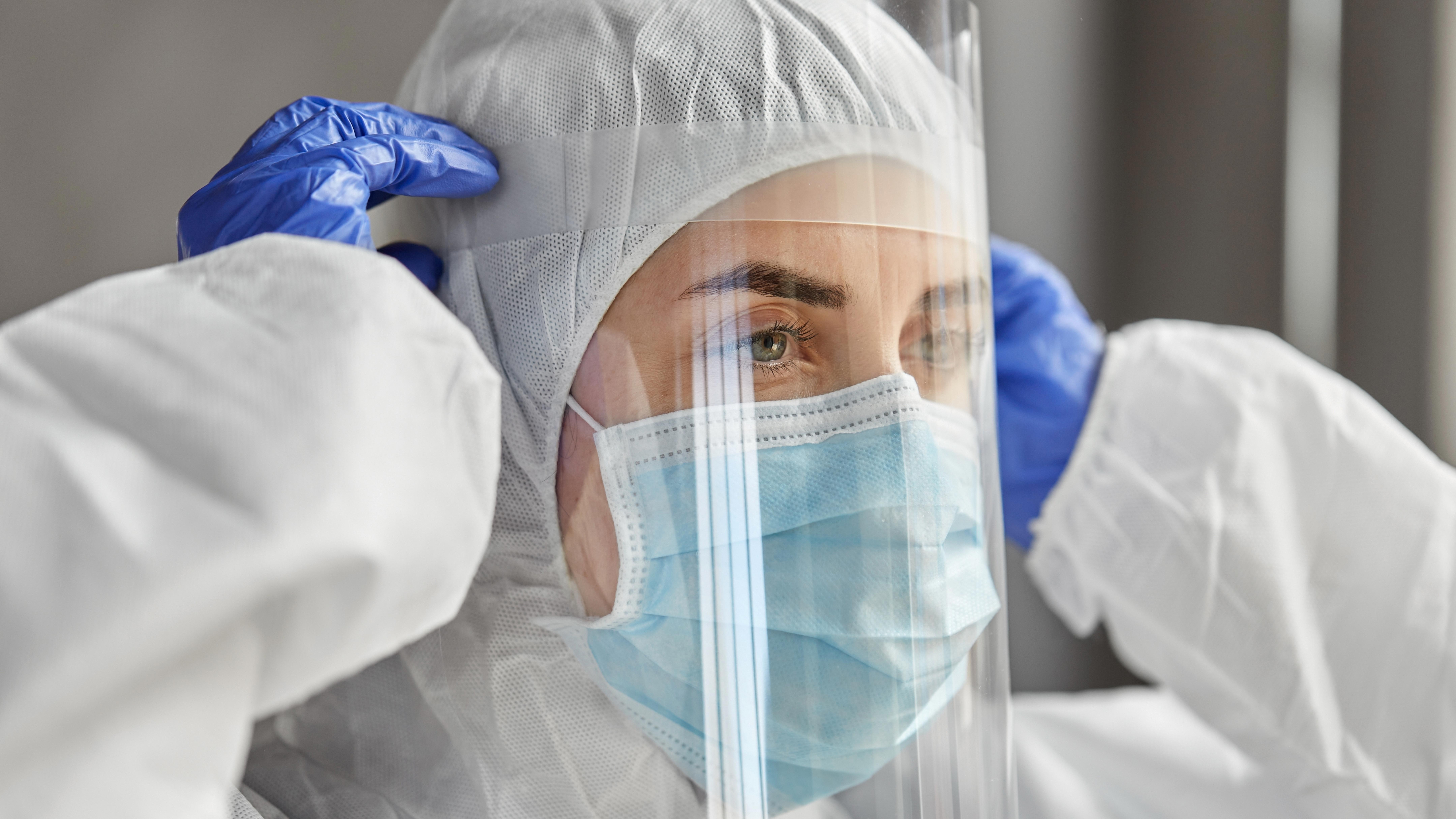 doctor-in-protective-wear-mask-and-face-shield_cropped_169
