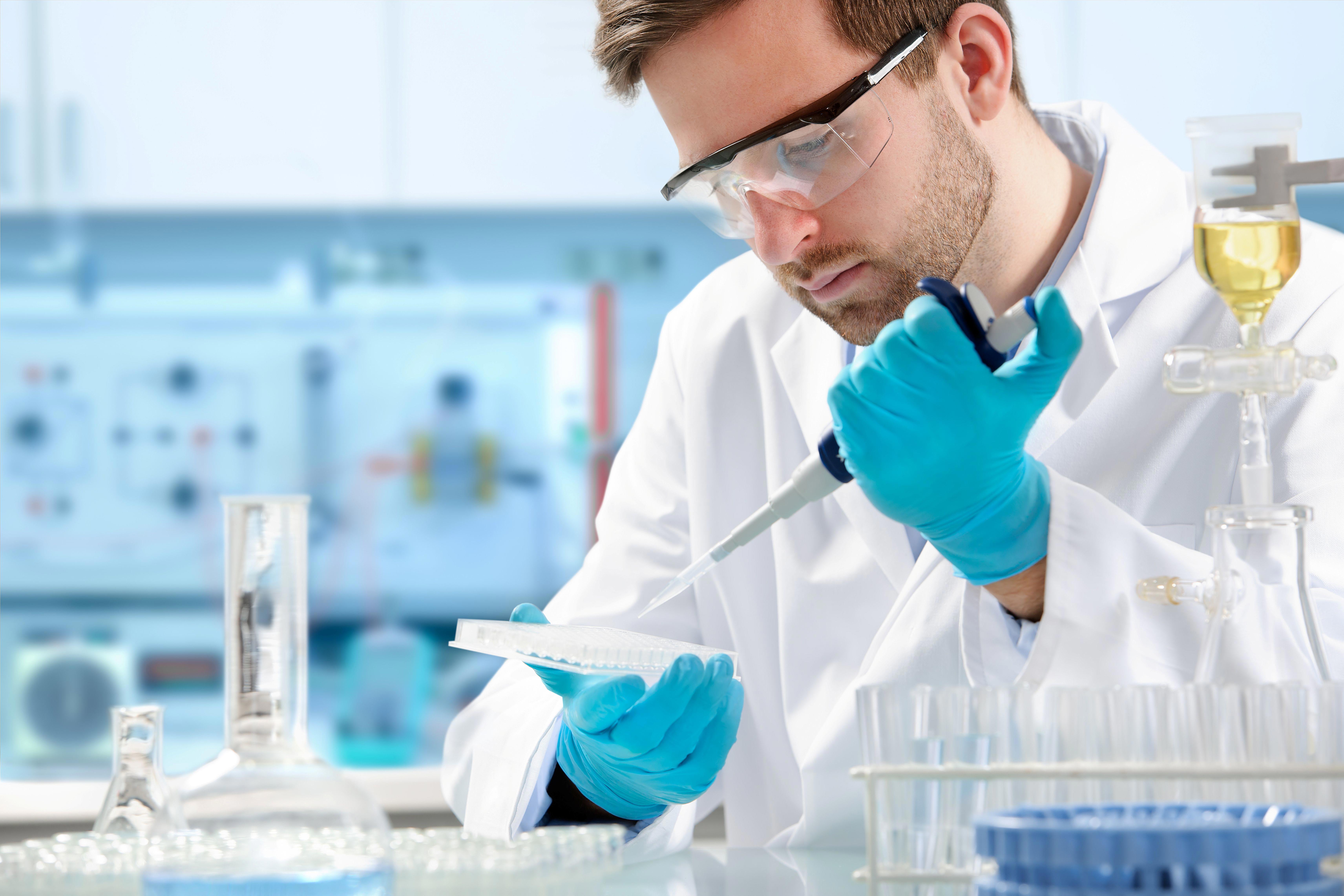 scientist-working-at-the-laboratory-6848x4565px
